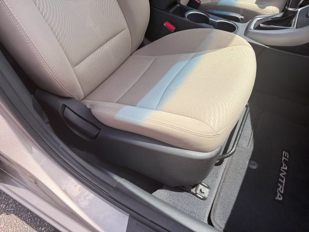 2016 Desert Bronze Hyundai Elantra SE FWD Sedan
