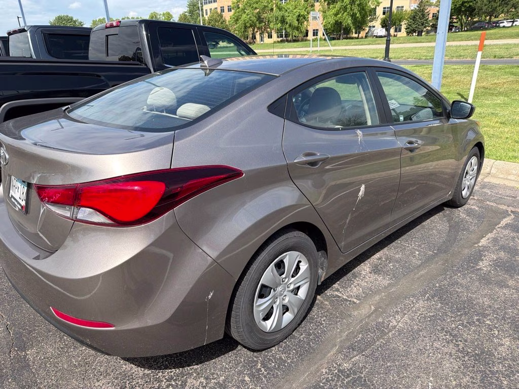 2016 Desert Bronze Hyundai Elantra SE FWD Sedan