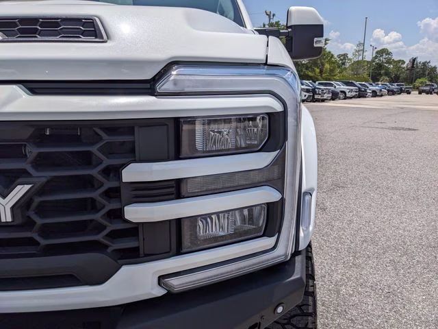 2026 Star White Metallic Tri-Coat Ford Super Duty F-250 SRW Lariat 4X4 Truck