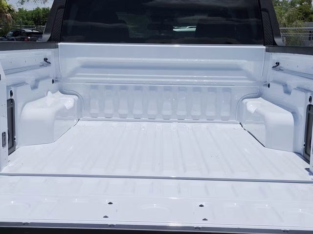 2026 Oxford White Ford Maverick XL FWD Truck