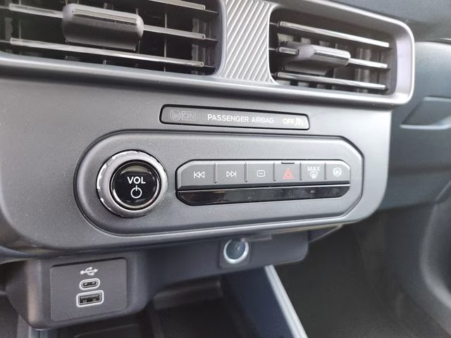2026 Oxford White Ford Maverick XL FWD Truck