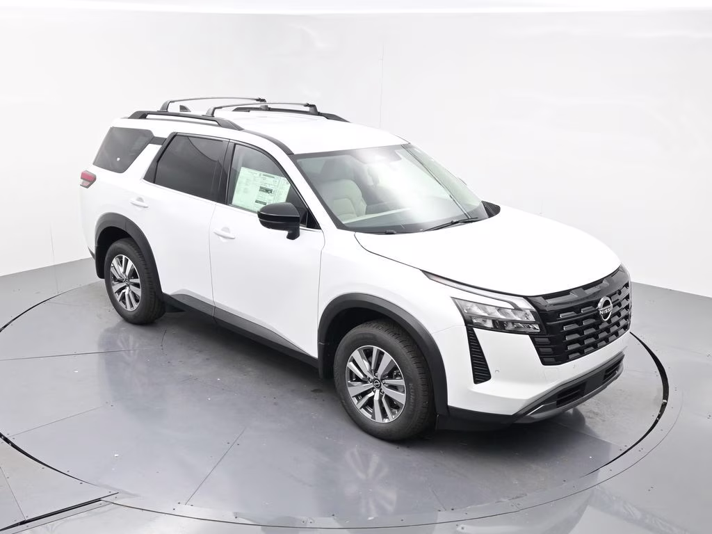 2026 Everest White Pearl Tricoat Nissan Pathfinder SL FWD SUV
