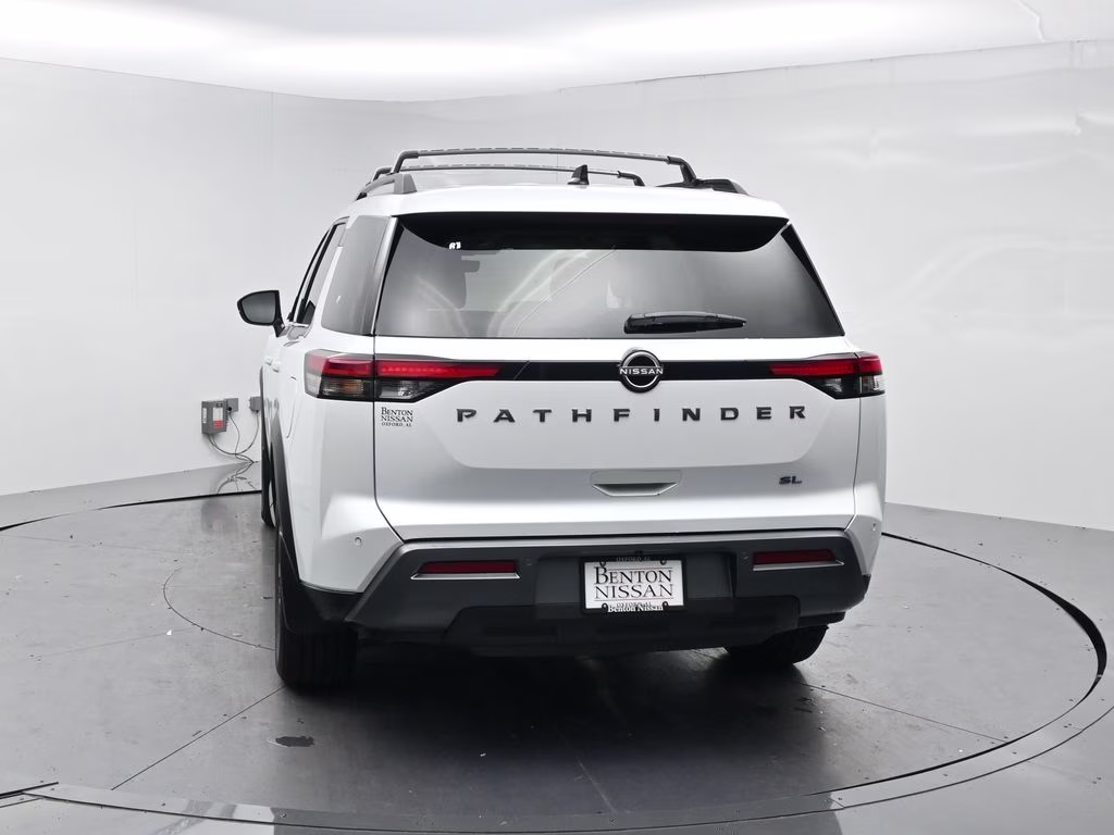 2026 Everest White Pearl Tricoat Nissan Pathfinder SL FWD SUV
