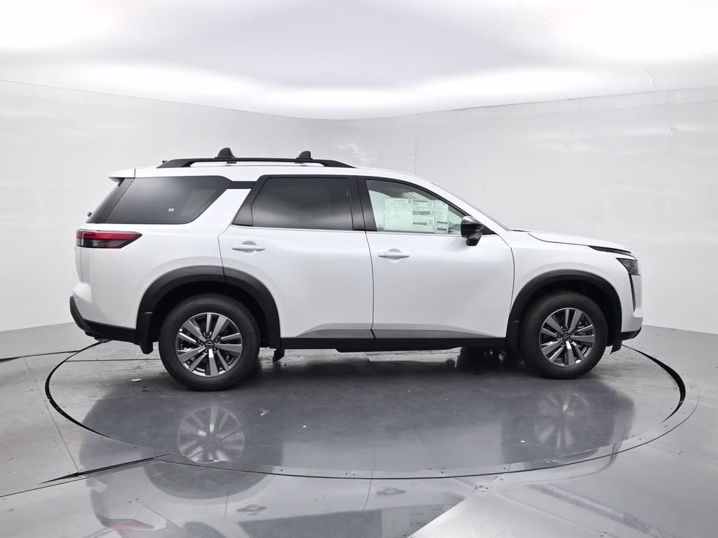 2026 Everest White Pearl Tricoat Nissan Pathfinder SL FWD SUV