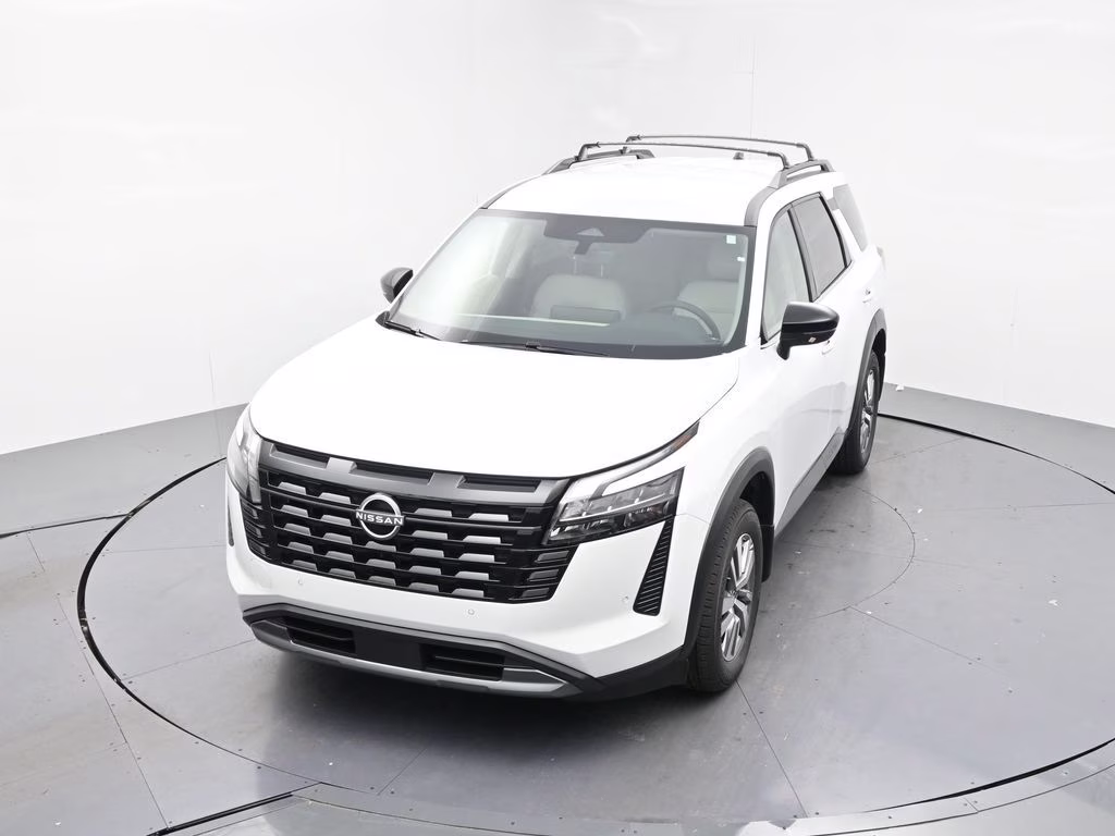 2026 Everest White Pearl Tricoat Nissan Pathfinder SL FWD SUV