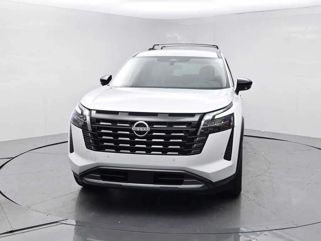 2026 Everest White Pearl Tricoat Nissan Pathfinder SL FWD SUV