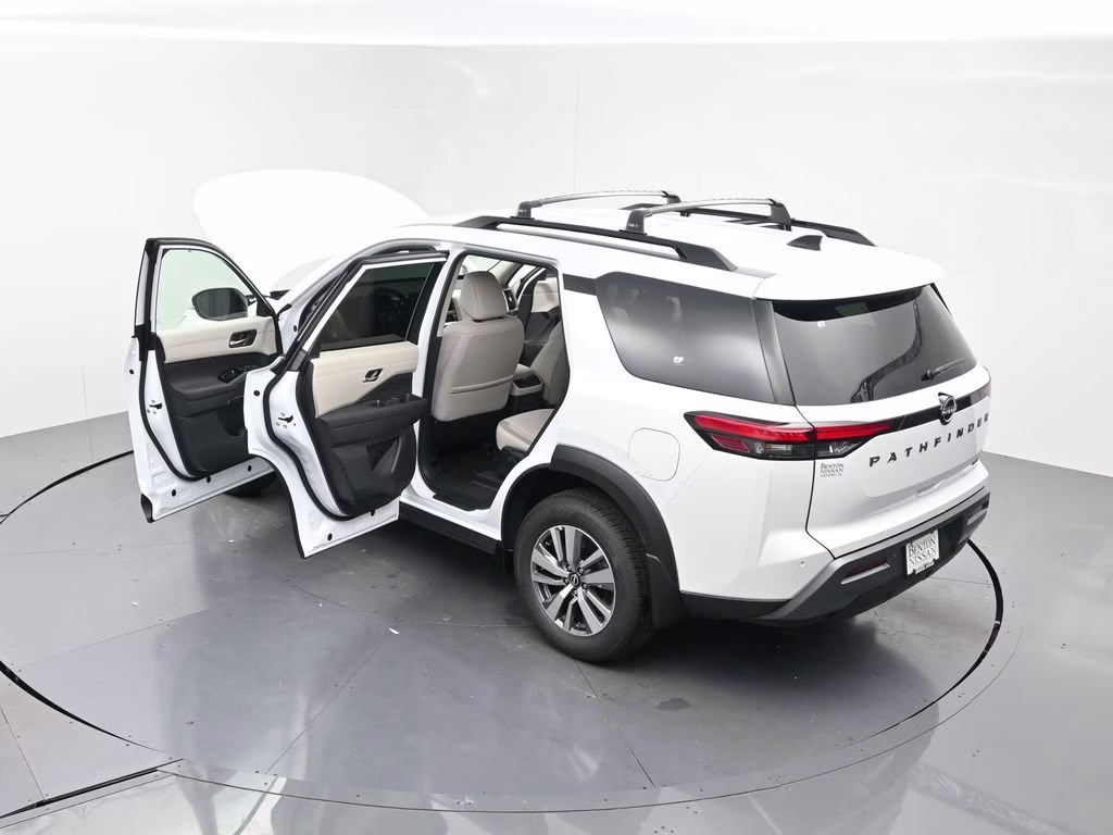 2026 Everest White Pearl Tricoat Nissan Pathfinder SL FWD SUV