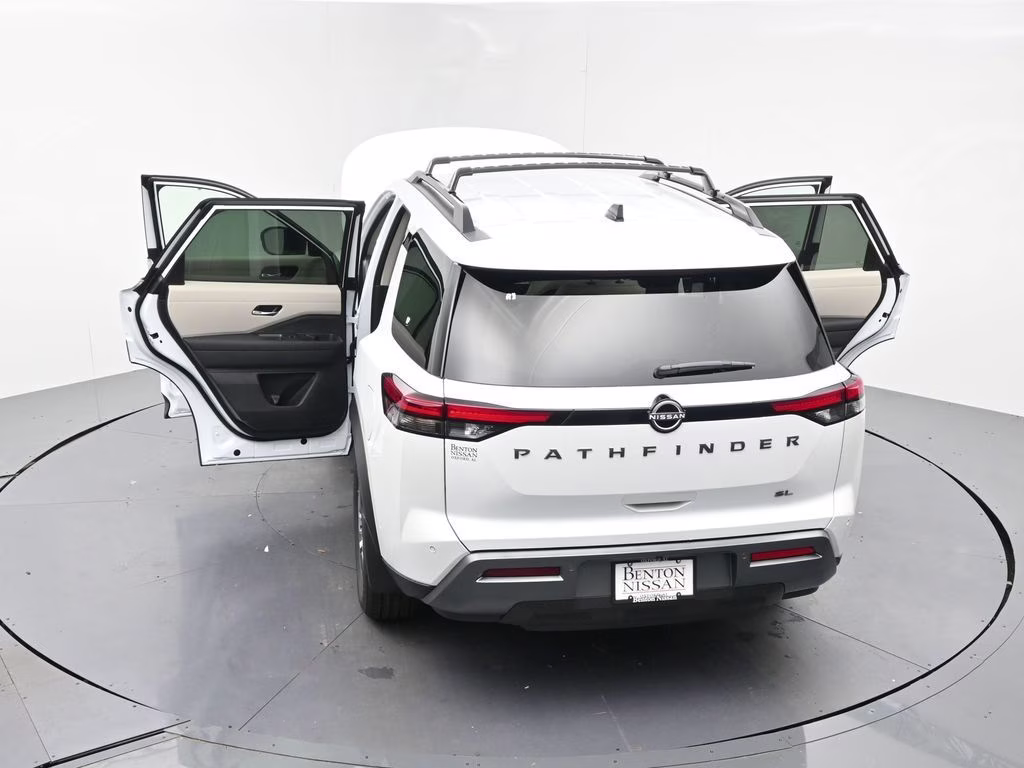2026 Everest White Pearl Tricoat Nissan Pathfinder SL FWD SUV
