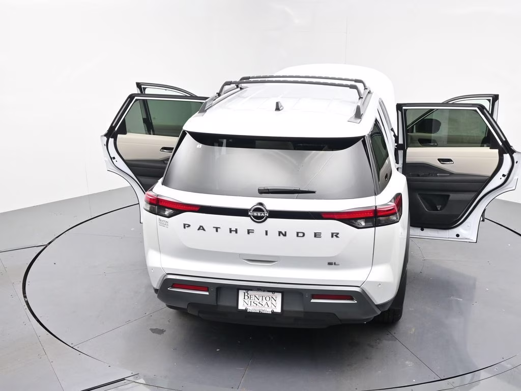 2026 Everest White Pearl Tricoat Nissan Pathfinder SL FWD SUV