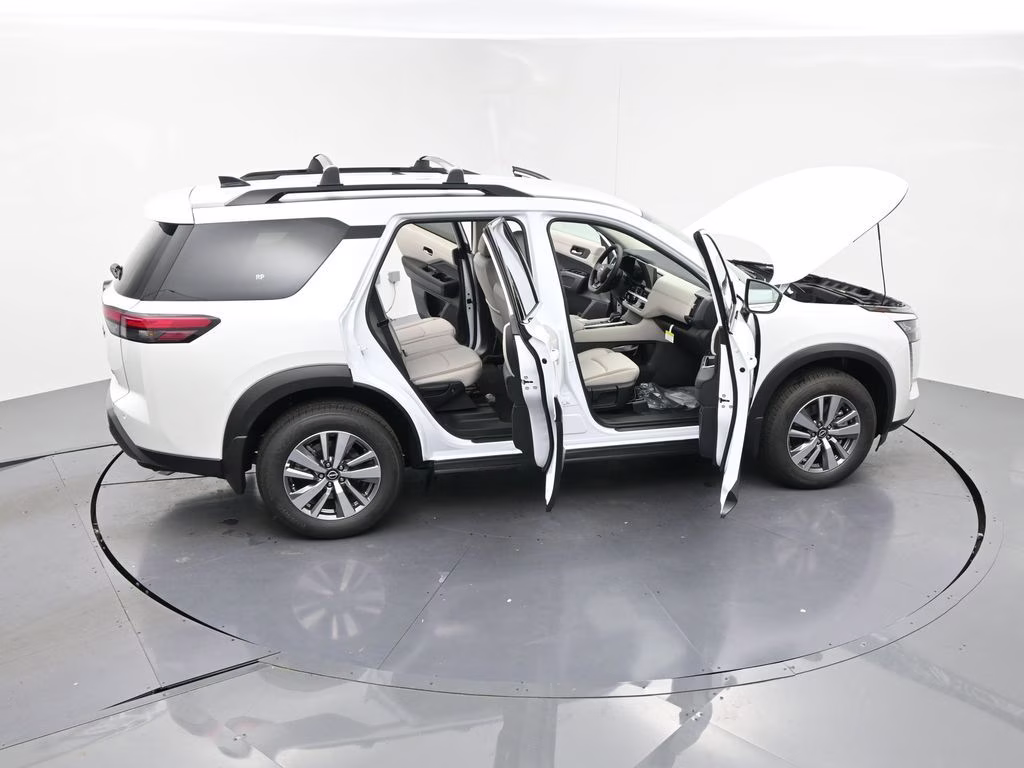 2026 Everest White Pearl Tricoat Nissan Pathfinder SL FWD SUV