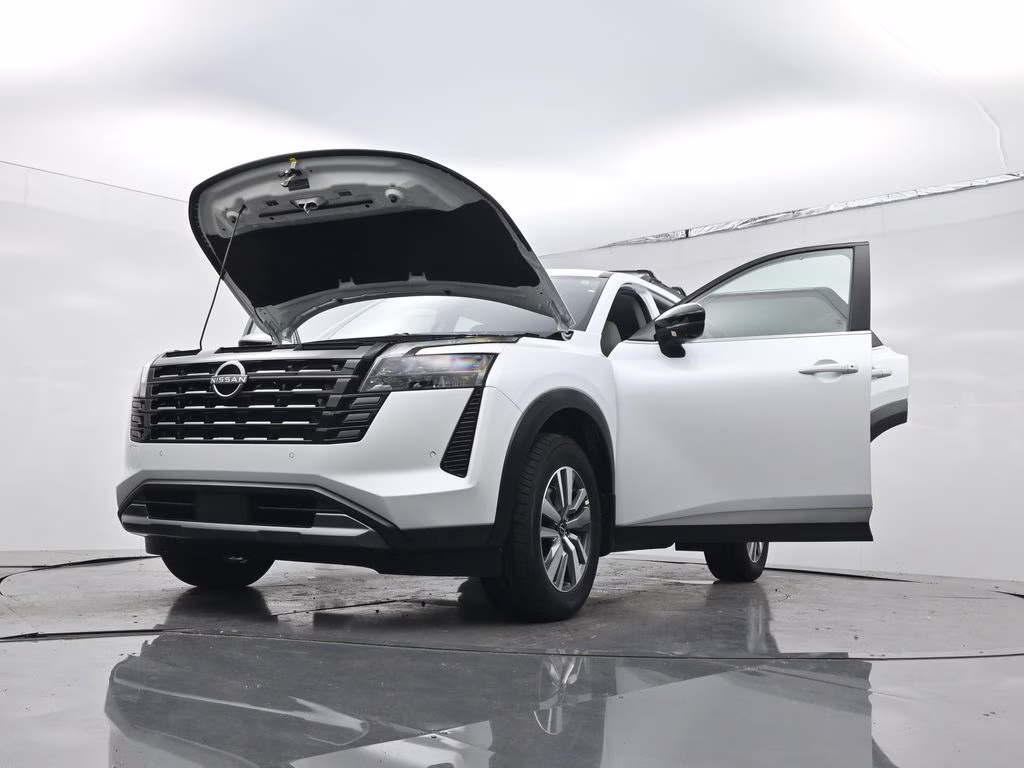 2026 Everest White Pearl Tricoat Nissan Pathfinder SL FWD SUV