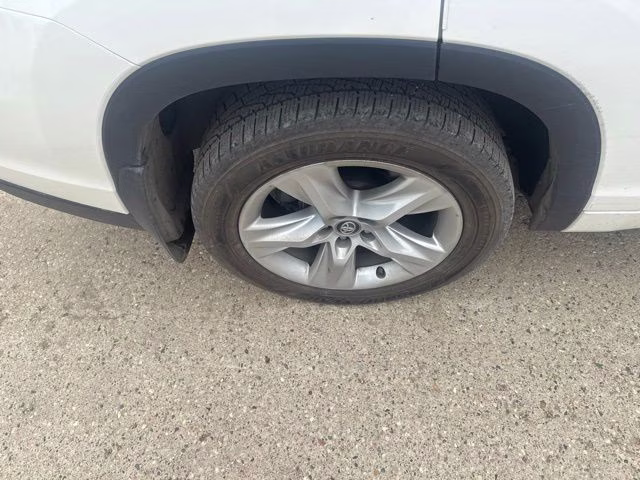 2016 White Toyota Highlander Limited AWD SUV