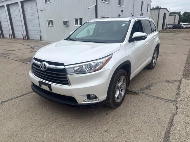 2016 White Toyota Highlander Limited AWD SUV