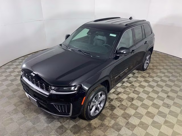 2026 Diamond Black Crystal Pearlcoat Jeep Grand Cherokee Limited 4X4 SUV