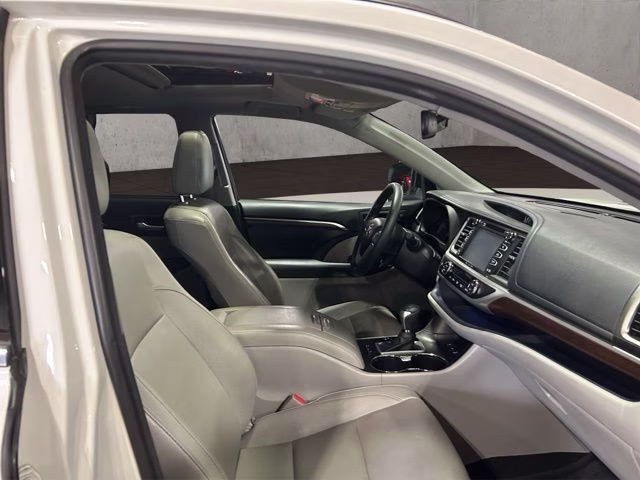2016 Blizzard Pearl Toyota Highlander Limited AWD SUV