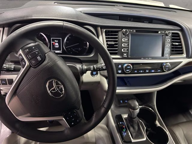 2016 Blizzard Pearl Toyota Highlander Limited AWD SUV