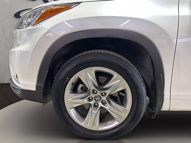 2016 Blizzard Pearl Toyota Highlander Limited AWD SUV