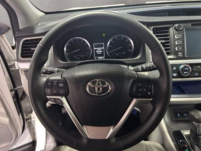 2016 Blizzard Pearl Toyota Highlander Limited AWD SUV