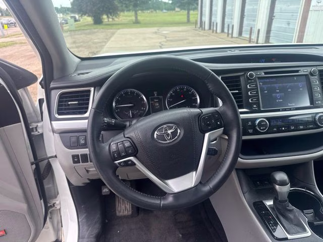 2016 White Toyota Highlander Limited AWD SUV