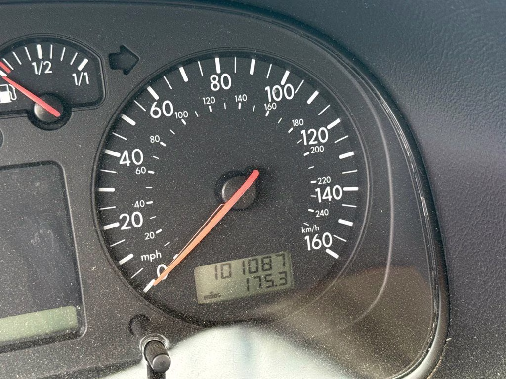 2005 White Volkswagen Golf GLS FWD Hatchback