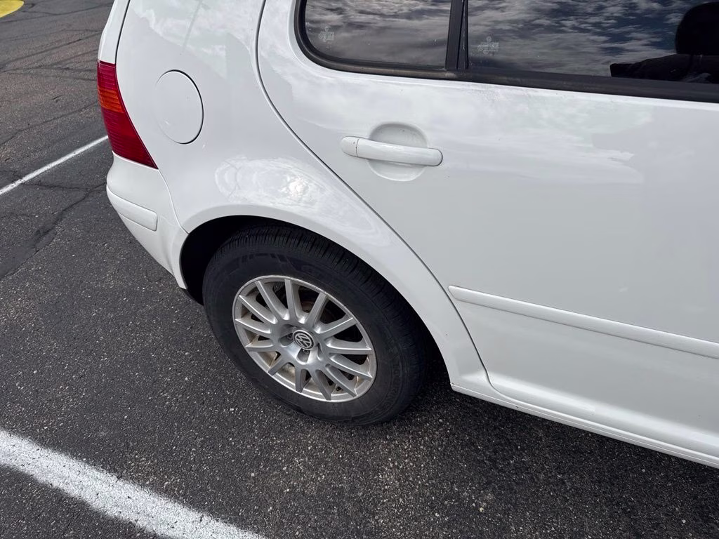 2005 White Volkswagen Golf GLS FWD Hatchback