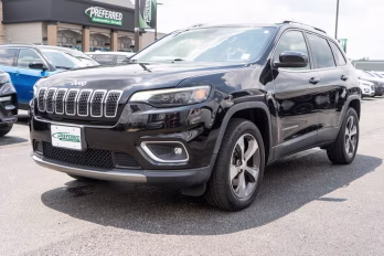 2019 Diamond Black Crystal Pearlcoat Jeep Cherokee Limited 4X4 SUV