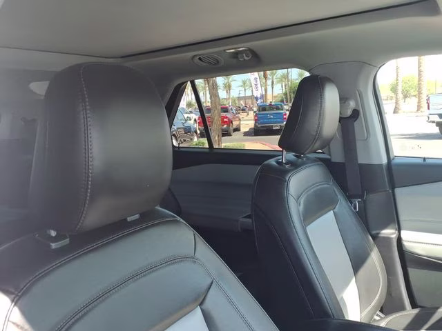 2023 White Metallic Ford Explorer XLT RWD SUV