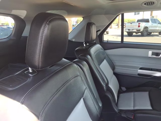 2023 White Metallic Ford Explorer XLT RWD SUV