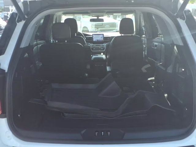 2023 White Metallic Ford Explorer XLT RWD SUV