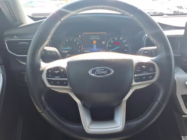 2023 White Metallic Ford Explorer XLT RWD SUV