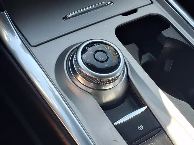 2023 White Metallic Ford Explorer XLT RWD SUV