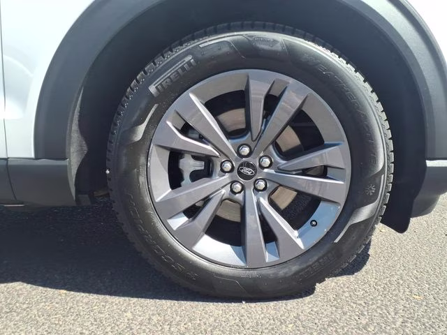 2023 White Metallic Ford Explorer XLT RWD SUV