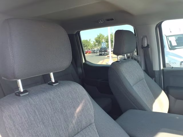 2023 Oxford White Ford F-150 XL 4X4 Truck