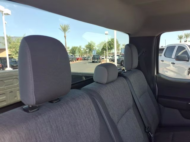 2023 Oxford White Ford F-150 XL 4X4 Truck