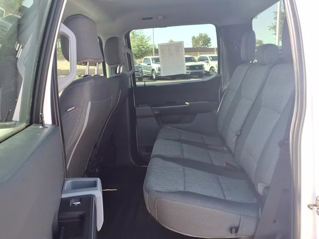 2023 Oxford White Ford F-150 XL 4X4 Truck