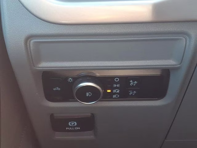 2023 Oxford White Ford F-150 XL 4X4 Truck