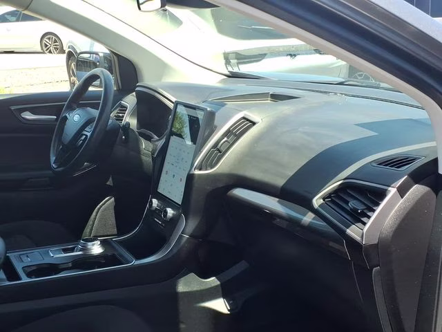 2022 Carbonized Gray Metallic Ford Edge SE AWD SUV