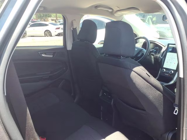 2022 Carbonized Gray Metallic Ford Edge SE AWD SUV