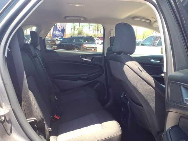 2022 Carbonized Gray Metallic Ford Edge SE AWD SUV