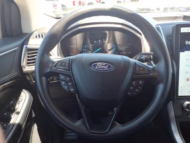 2022 Carbonized Gray Metallic Ford Edge SE AWD SUV