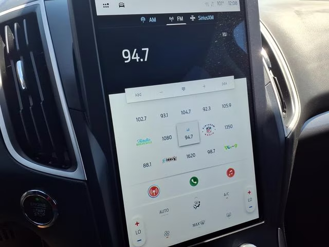 2022 Carbonized Gray Metallic Ford Edge SE AWD SUV