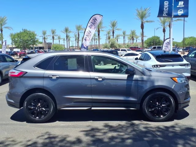 2022 Carbonized Gray Metallic Ford Edge SE AWD SUV
