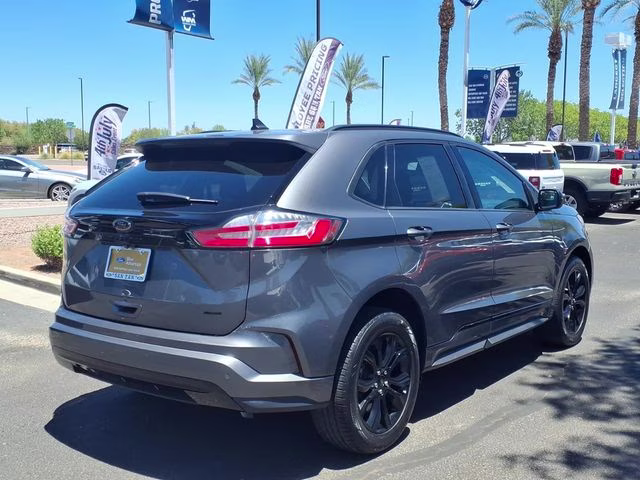 2022 Carbonized Gray Metallic Ford Edge SE AWD SUV