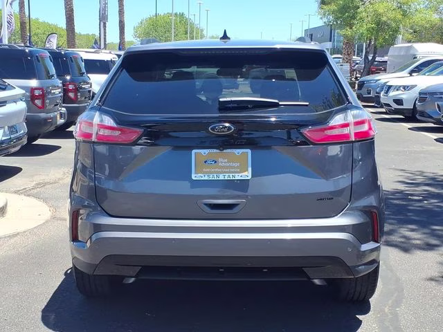2022 Carbonized Gray Metallic Ford Edge SE AWD SUV