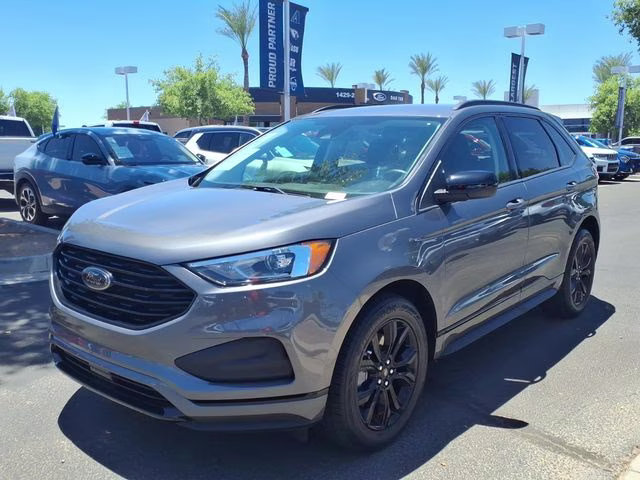 2022 Carbonized Gray Metallic Ford Edge SE AWD SUV