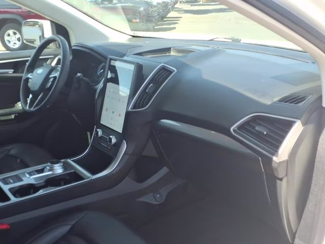 2023 White Metallic Ford Edge SEL AWD SUV