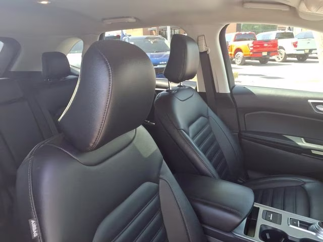 2023 White Metallic Ford Edge SEL AWD SUV