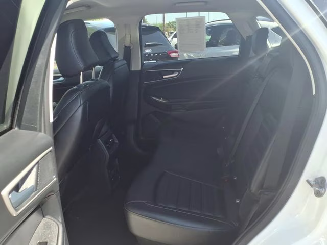 2023 White Metallic Ford Edge SEL AWD SUV