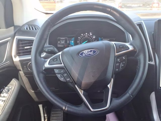 2023 White Metallic Ford Edge SEL AWD SUV