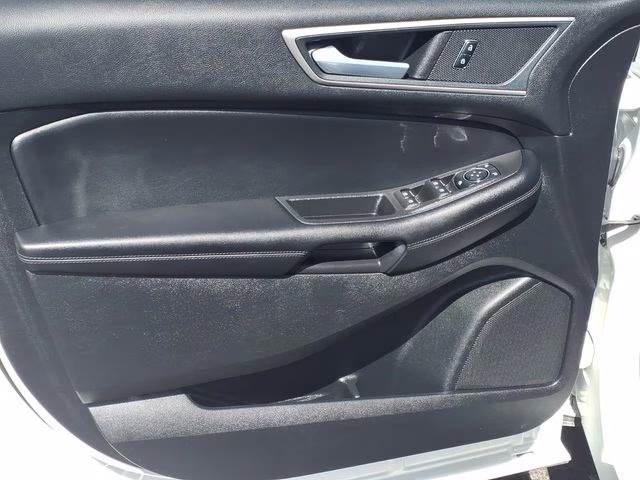 2023 White Metallic Ford Edge SEL AWD SUV